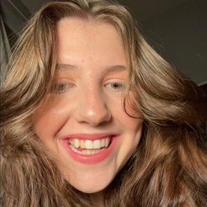 Meet your Posher, Ellie